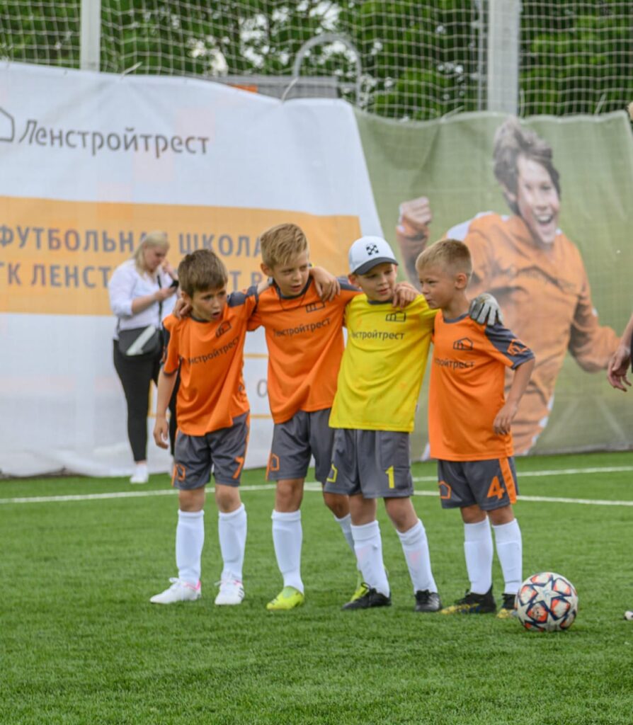 «Ленстройтрест» открывает в квартале «Янила» детскую футбольную школу